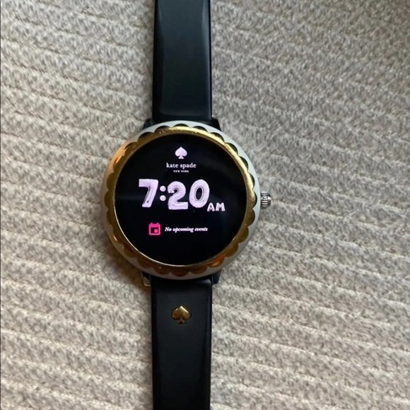 Kate Spade SmartWatch - Picture 4 of 4